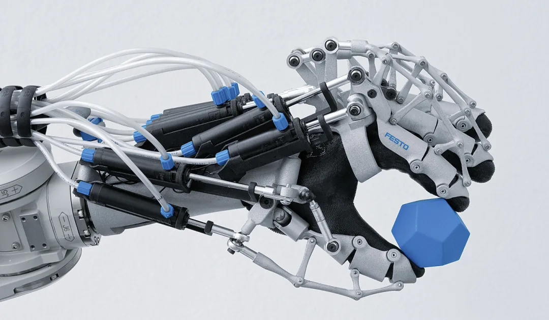 Festo 推出的仿生机械手 ExoHand